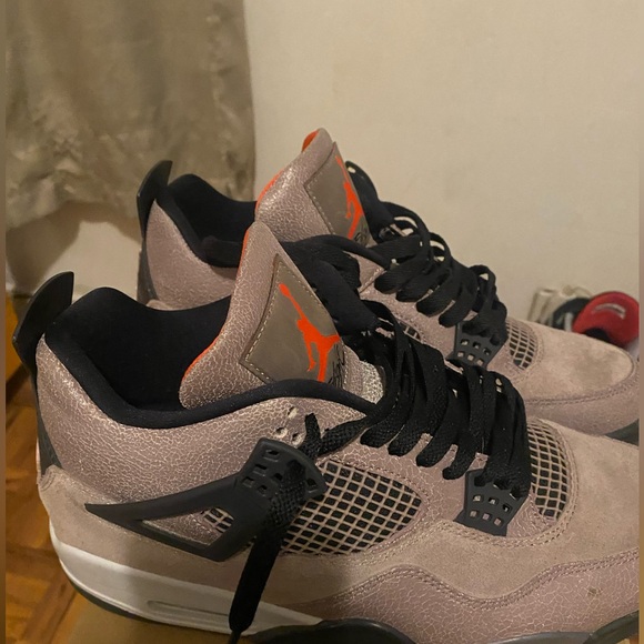 Jordan 4 Taupe haze 4’s - Picture 4 of 4
